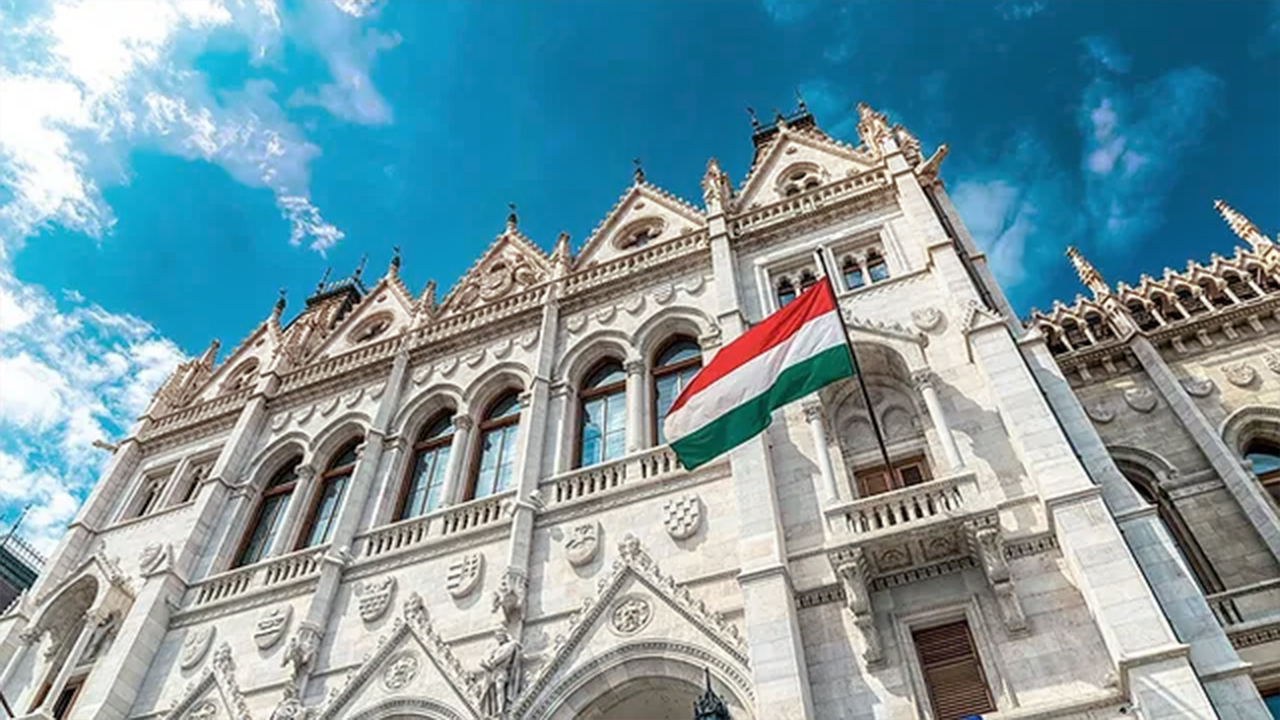 Приём заявок на ВНЖ Венгрии "по особым основаниям" останавливают 