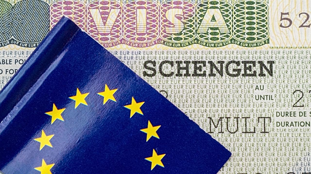 Какие суммы на счету надо показать для оформления шенгенских виз в популярные страны у россиян