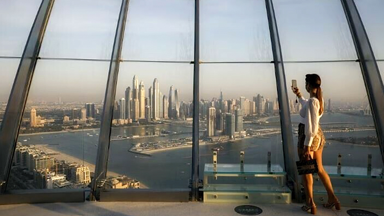 Иностранцы получили на 52% больше "золотых виз" в Дубае за первые шесть месяцев 2023, чем за аналогичный период в прошлом году